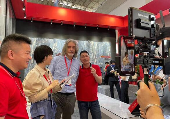 兩萬(wàn)多新品來(lái)襲金額近一千家參展商！佛山陶博會(huì)開(kāi)幕